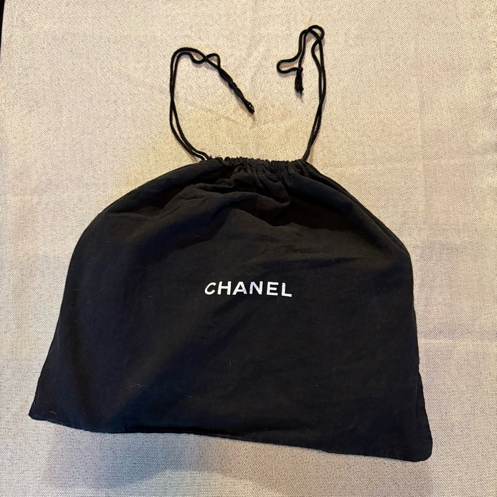 CHANEL Multicolor Mademoiselle Velvet Shoulder Bag, Patent Trim & CC Turn-Lock - Picture 4 of 16